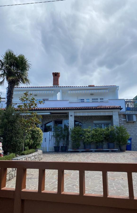 Apartmani Sara Omisalj Luaran gambar