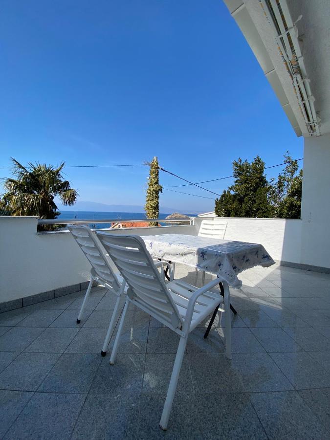 Apartmani Sara Omisalj Luaran gambar