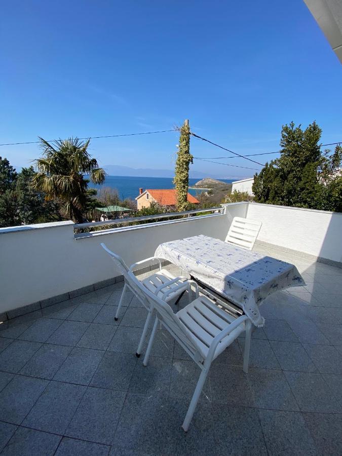 Apartmani Sara Omisalj Luaran gambar