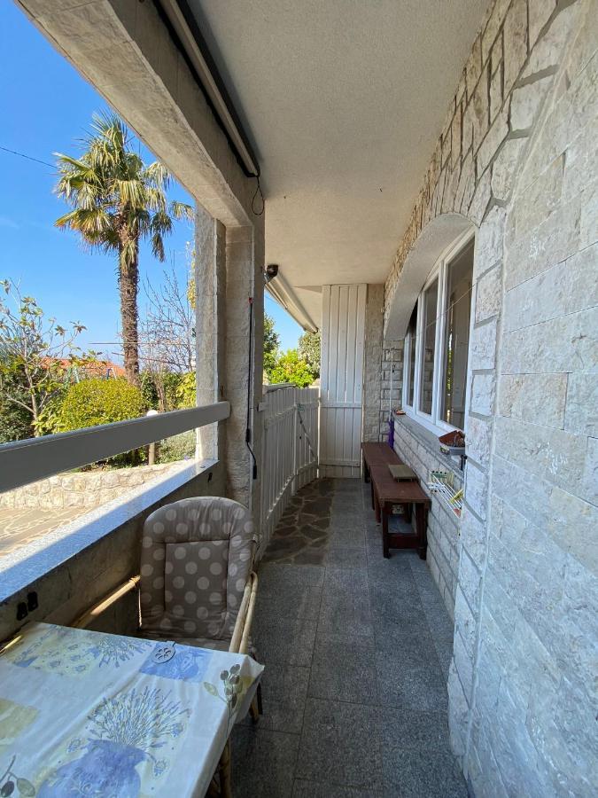 Apartmani Sara Omisalj Luaran gambar