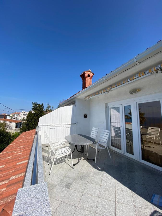 Apartmani Sara Omisalj Luaran gambar