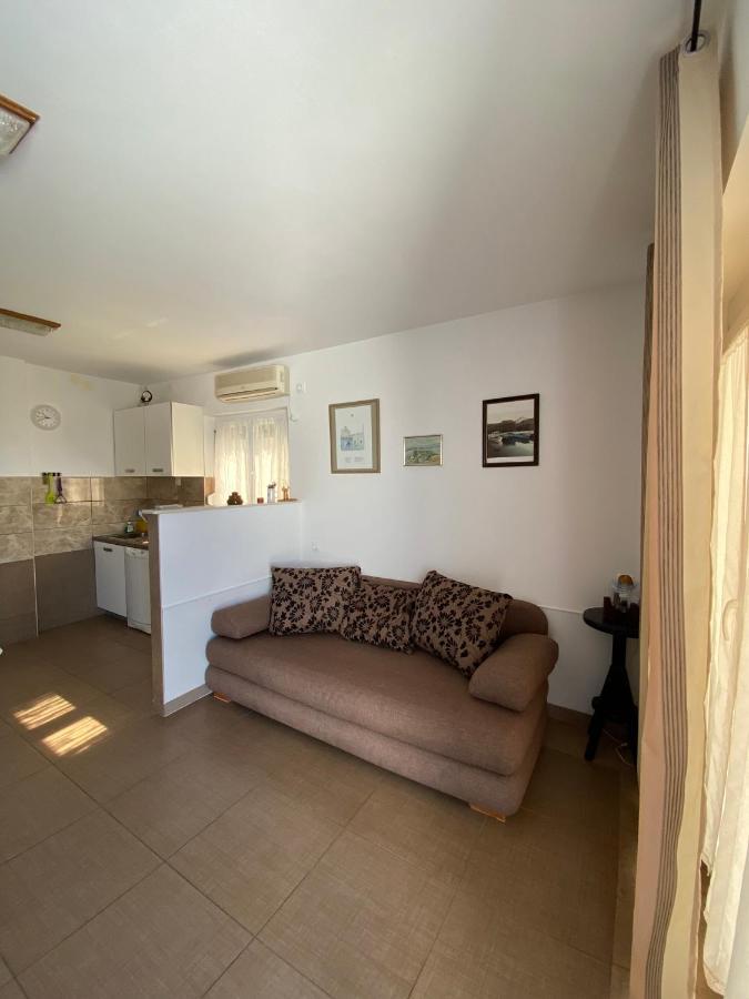 Apartmani Sara Omisalj Luaran gambar