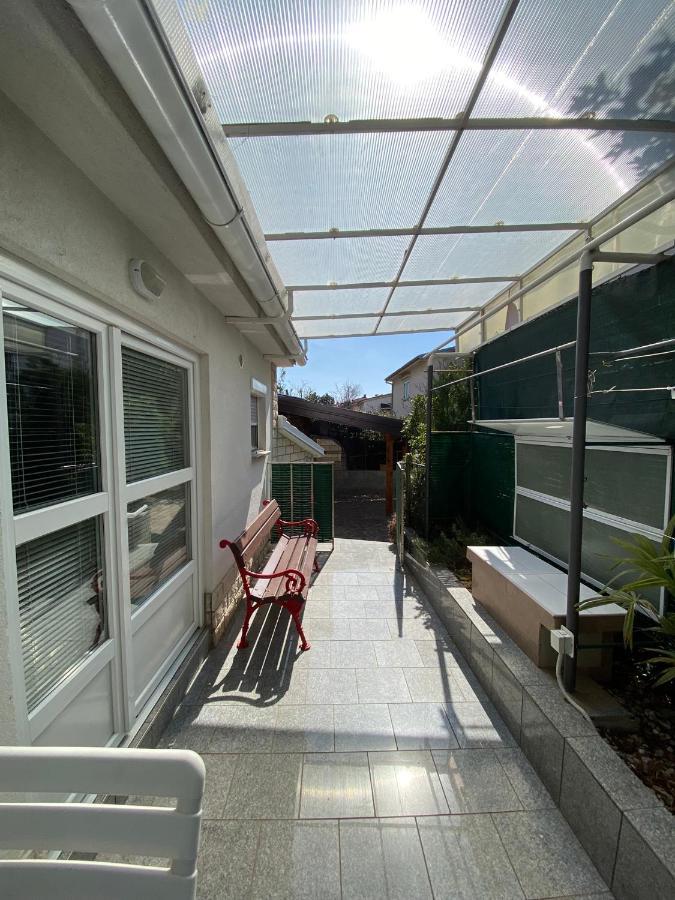 Apartmani Sara Omisalj Luaran gambar